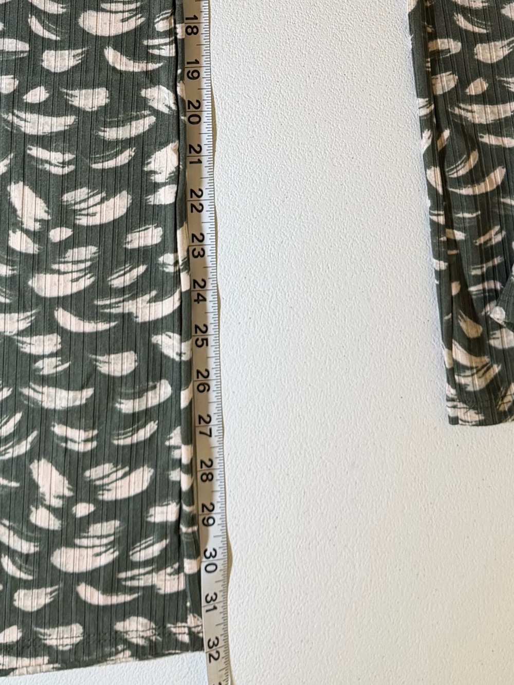 entro Olive Green Wide-Leg falling leaf print Pants NWT size Large - Picture 5 of 9